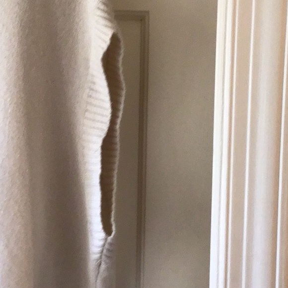 BCBG turtleneck sweater - Picture 2 of 5